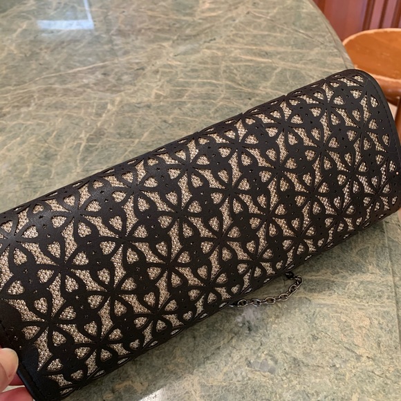 Beautiful and versatile purse - Picture 2 of 3